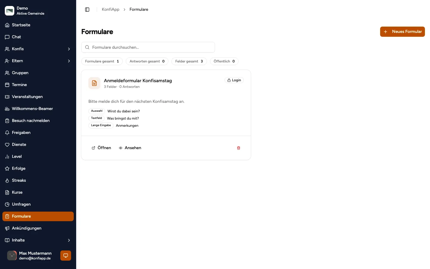 Formular-Übersicht mit Anmeldeformular und Feldtypen (Beispiel aus der öffentlichen Demo)